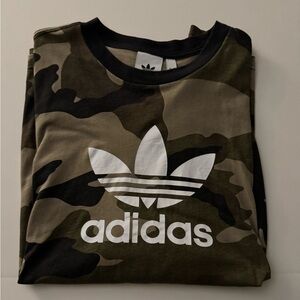 Adidas T-shirt